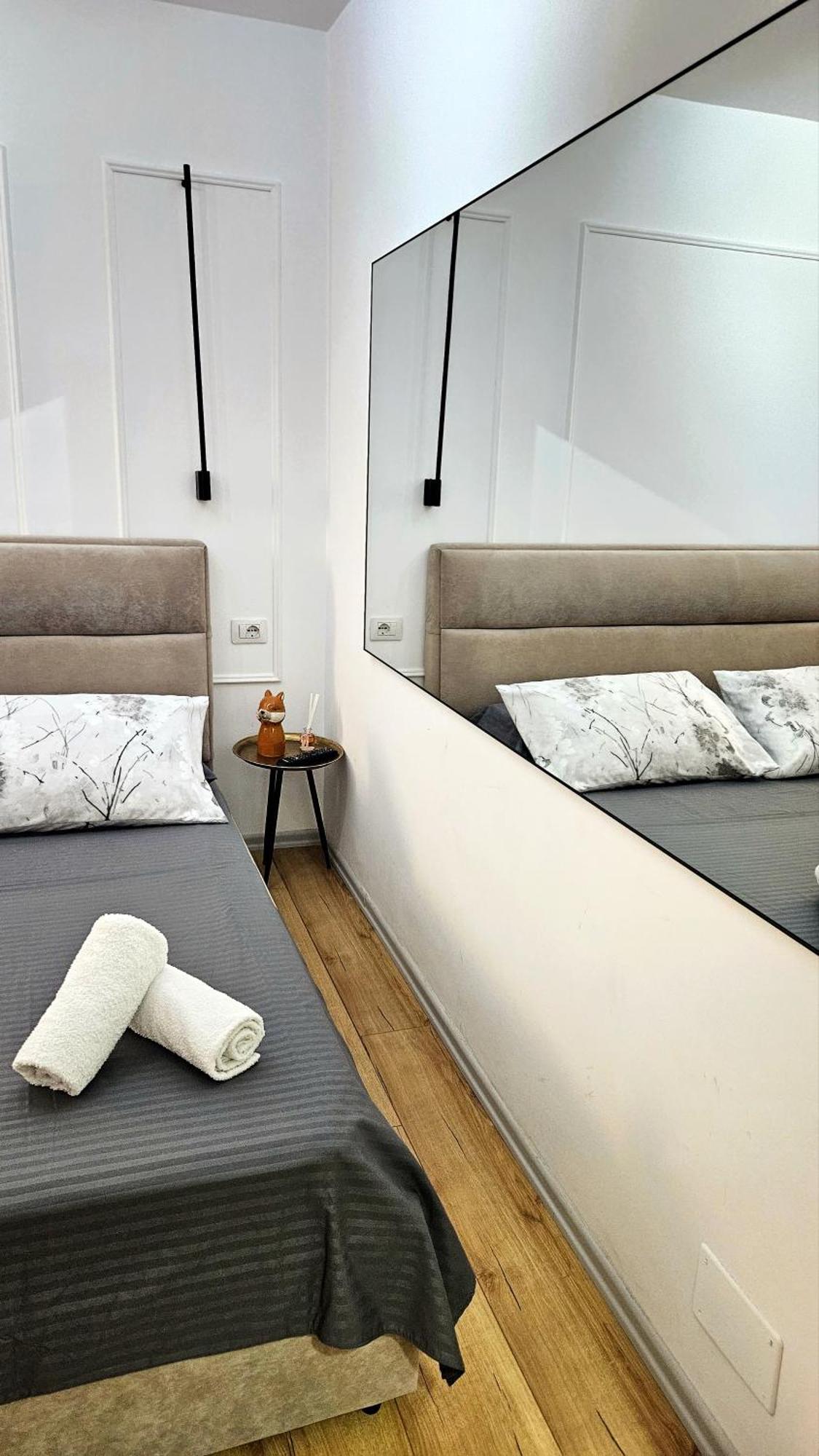 Coco'S Apartment Тирана Экстерьер фото