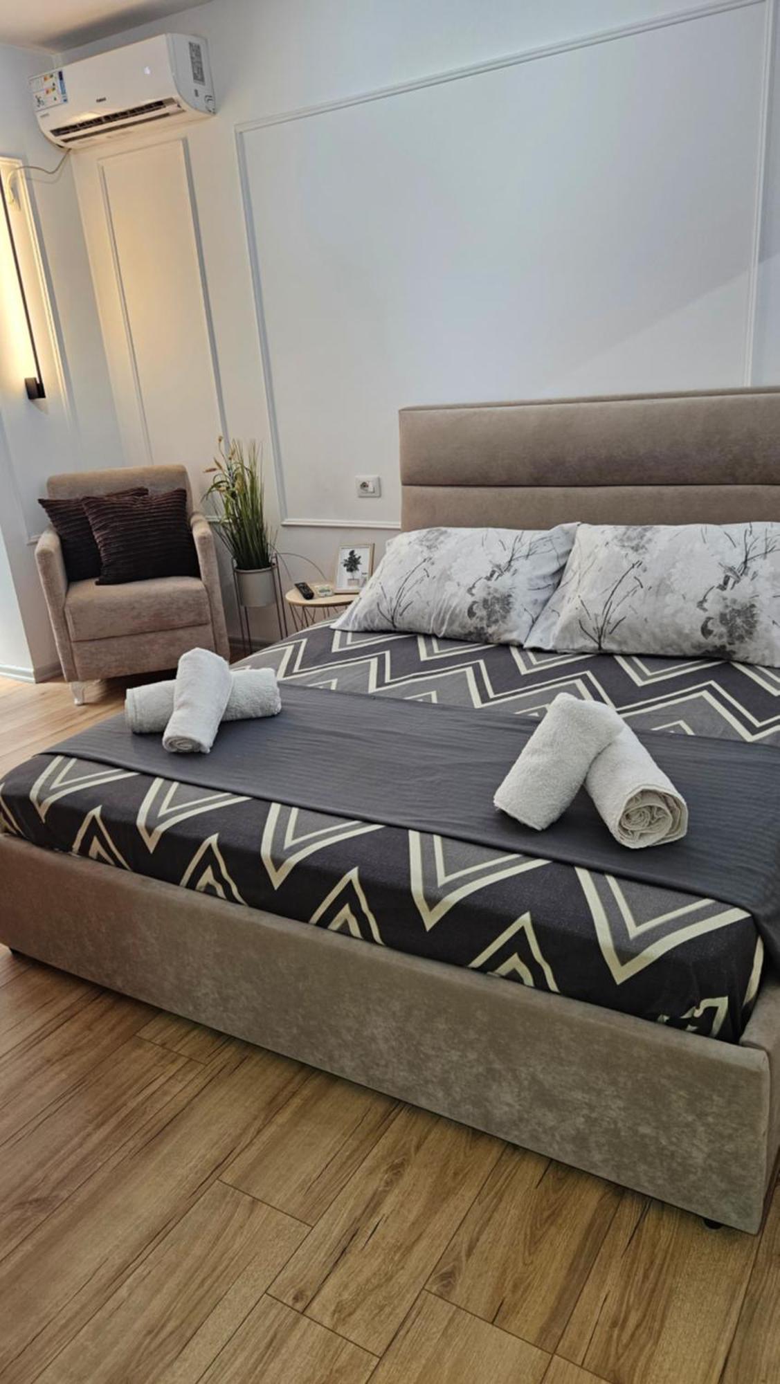 Coco'S Apartment Тирана Экстерьер фото