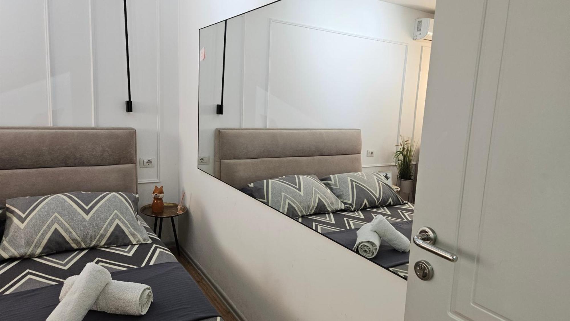 Coco'S Apartment Тирана Экстерьер фото